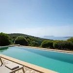 Ariel - Cozy Mediterranean Retreat アパート *